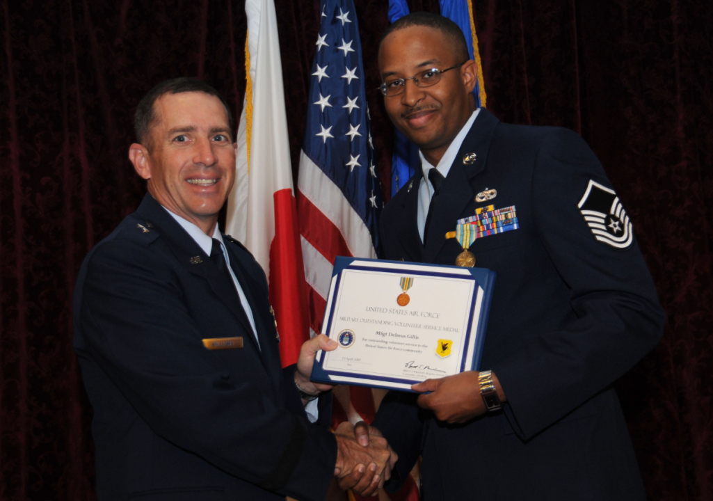 Outstanding Volunteer Service Medal